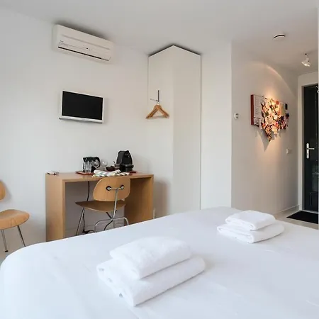 The Modern Houseboat * アムステルダム